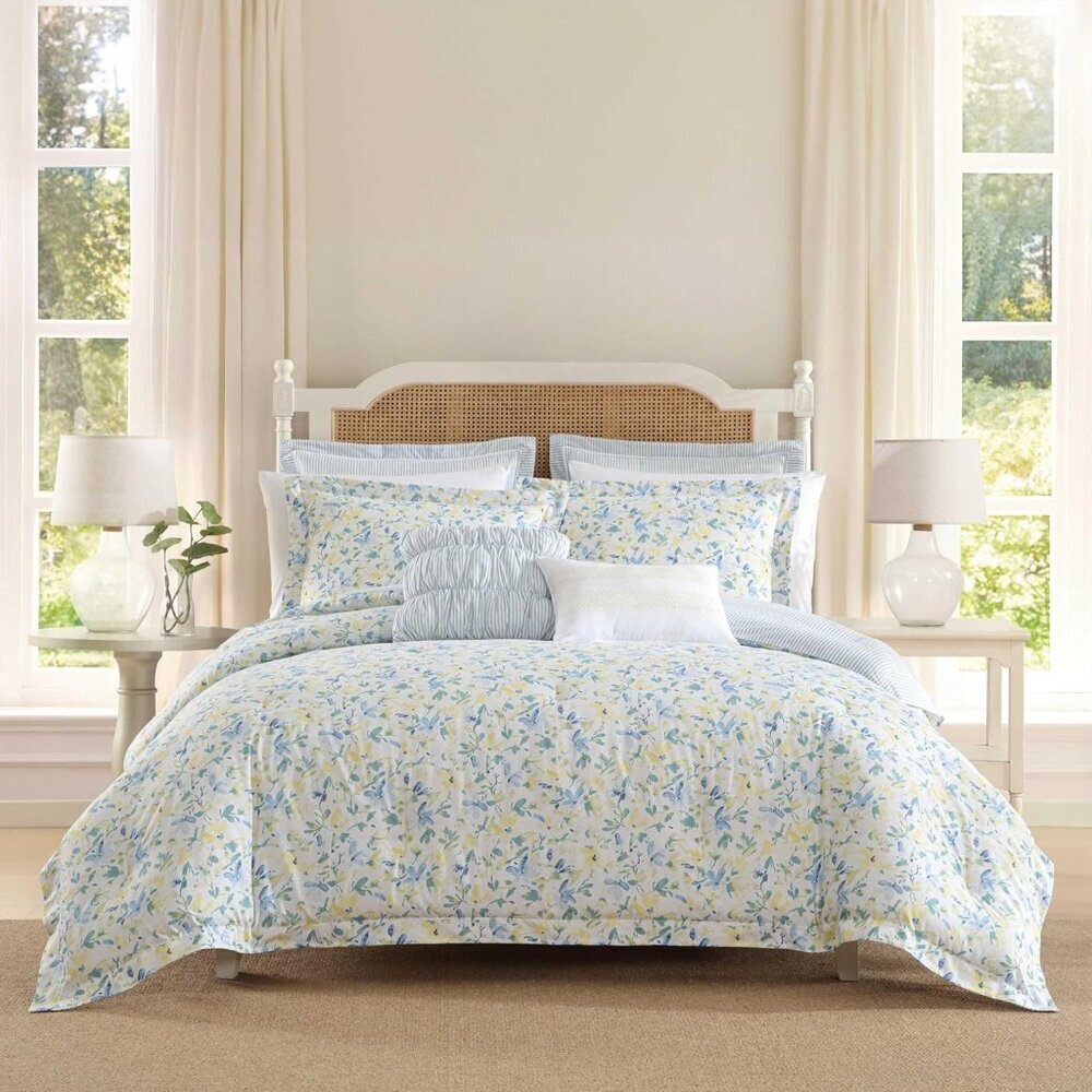 Comforter, Soft Reversible Bedding Set, Includes Matching Bonus Euro Shams & Thr